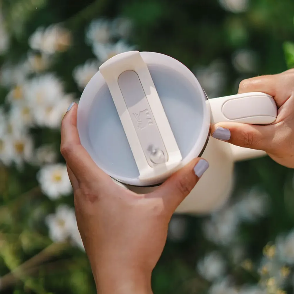 Stanley Quencher 1.18 L Krem Pipetli Termos Bardak Stanley Quencher 1.18 L Krem Pipetli Termos Bardak