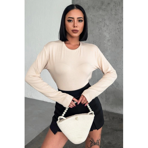 Rahat Ve Şık Uzun Kollu Bisiklet Yaka Likralı Viskon Penye Body Bej Rahat Ve Şık Uzun Kollu Bisiklet Yaka Likralı Viskon Penye Body Bej