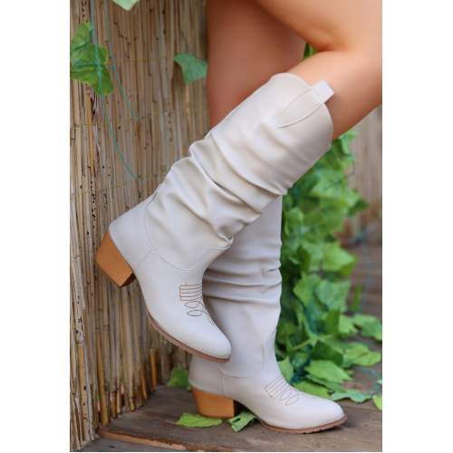 Bej Cilt Topuklu Çizme Bej Cilt Topuklu Çizme