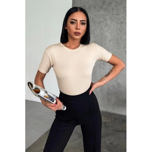 Rahat Ve Şık Kısa Kollu Bisiklet Yaka Likralı Viskon Penye Body Bej Rahat Ve Şık Kısa Kollu Bisiklet Yaka Likralı Viskon Penye Body Bej